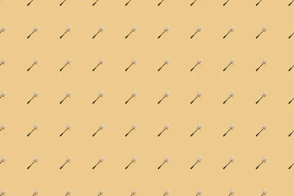 Scattered Flour Spoons Yellow Background Seamless Pattern — Stock Photo, Image