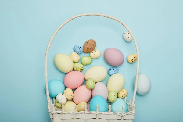 Top View Painted Easter Chicken Quail Eggs Straw Basket — Stock Photo, Image