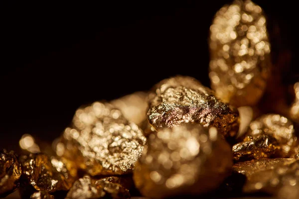 Золоті Розмиті Камені Ізольовані Чорному — стокове фото