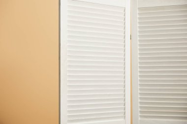  ahşap Oda ayıracı kopya alanı ile bej renkli arka plan üzerinde 