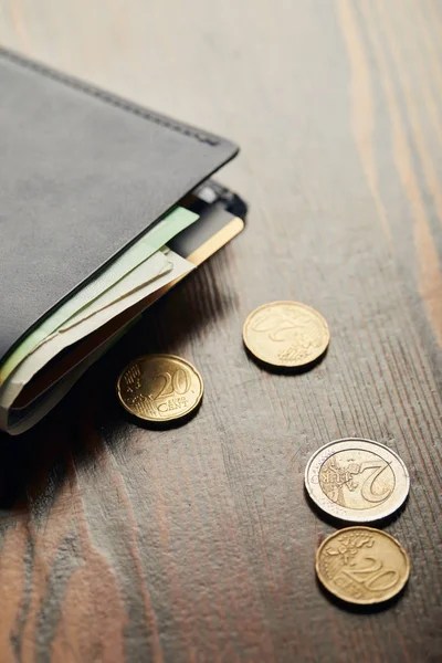 Leather Wallet Coins Wooden Table Copy Space — Stock Photo, Image