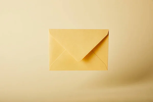 Yellow Bright Envelope Colorful Background Copy Space — Stock Photo, Image
