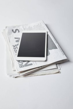 Dijital tablet iş tarama, beyaz boş ekran ile 