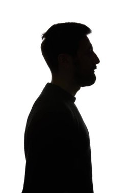 Adam yan görünüm uzak beyaz üzerinde izole bakıyor