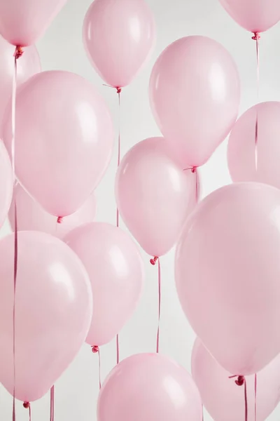 Bakgrund Med Dekorativa Rosa Ballonger Isolerad Vit — Stockfoto