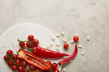 Biber, domates ve fasulye üstten görünüm dokulu yüzeyi