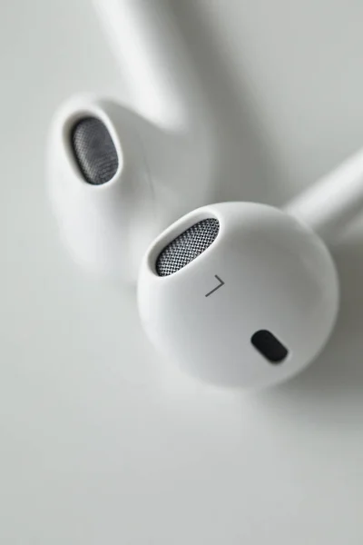 Selective Focus White Earphones White Surface Copy Space — Stock Photo, Image