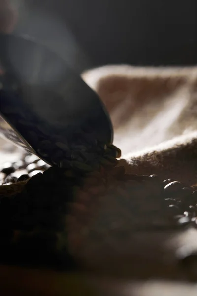 Selective Focus Coffee Grains Steel Scoop Sackcloth — Stock Photo, Image