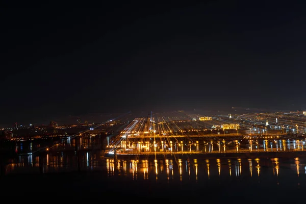 Luchtfoto Van Het Stadsbeeld Met Verlichte Gebouwen Nachts — Stockfoto