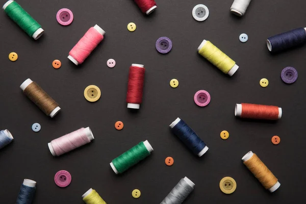 Top View Colorful Thread Coils Various Buttons Isolated Black — Stock Photo, Image