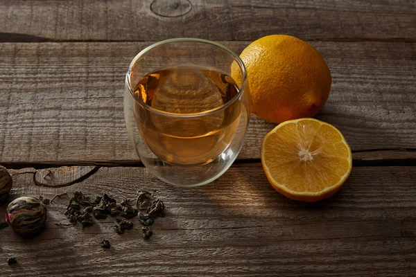 Vidro Chá Tradicional Chinês Florescendo Limões Bolas Chá Mesa Madeira — Fotografia de Stock