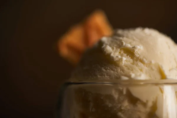 Vista Cerca Deliciosa Cucharada Helado Vidrio Con Espacio Copia —  Fotos de Stock