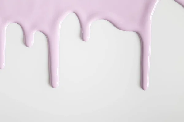 Белый Фон Фиолетовым Течением Краски Копирования Пространства — стоковое фото
