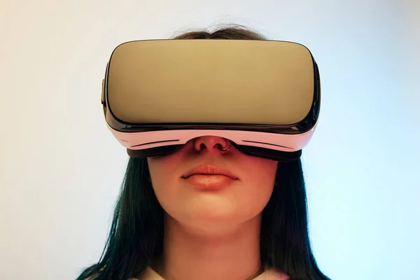 Low Angle View Brunette Woman Virtual Reality Headset Beige Blue — Stock Photo, Image