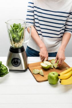 beyaz blender ve muz yakın elma kesme kadın havai görünümü 