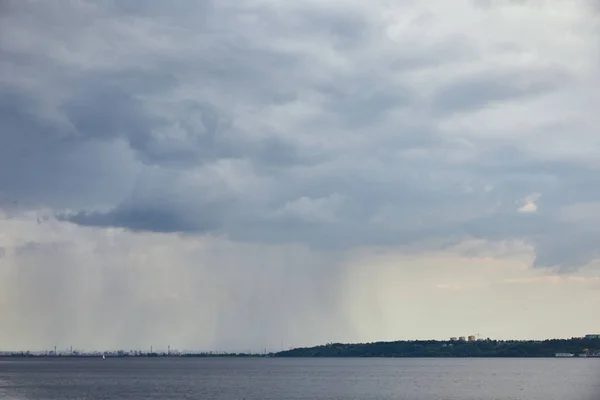 Vista Nublada Nuvens Azuis Chuva Espaço Cópia — Fotografia de Stock