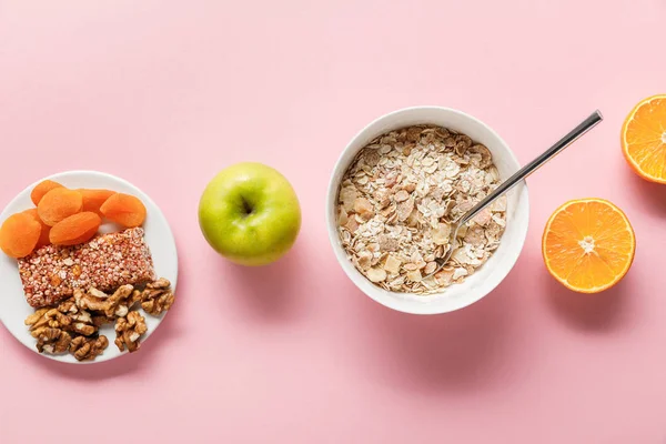 Vista Superior Alimentos Frescos Dieta Sobre Fondo Rosa Con Espacio — Foto de Stock