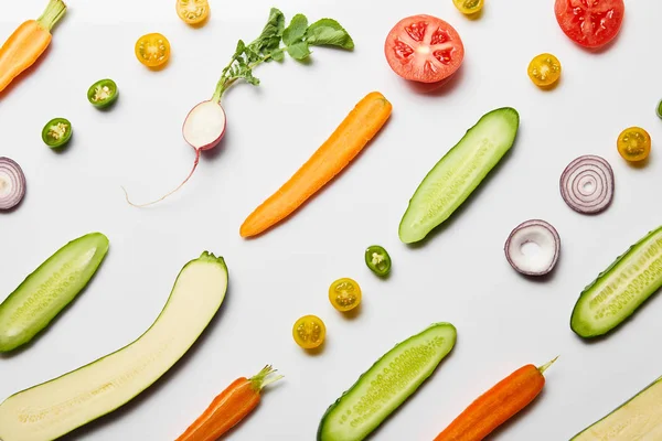 Flat Lay Organic Sliced Vegetables White Background — Stock Photo, Image