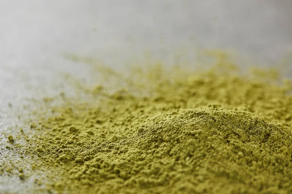 Messa Fuoco Selettiva Polvere Matcha Verde Sul Tavolo — Foto Stock