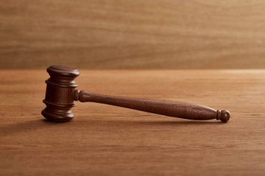 kopya alanı ile kahverengi ahşap masa üzerinde ahşap tokkanı