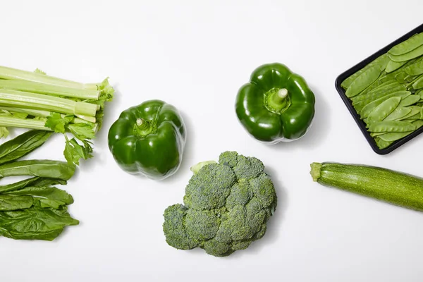 Top View Green Organic Vegetables White Background — Stock Photo, Image