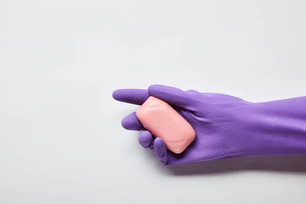 Cropped View Man Purple Rubber Glove Holding Pink Soap — Stock Photo, Image