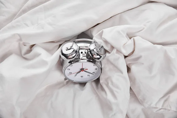 Top View Silver Alarm Clock White Bed — Stock Photo, Image