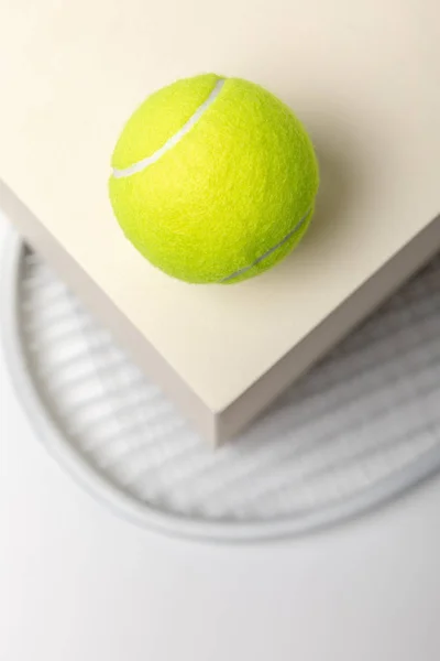 Selective Focus Bright Yellow Tennis Ball Cube Racket White Background — Stock Photo, Image