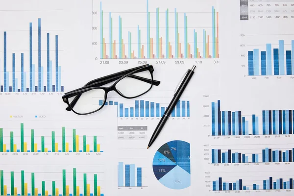 Top View Papers Pen Glasses Table — Stock Photo, Image