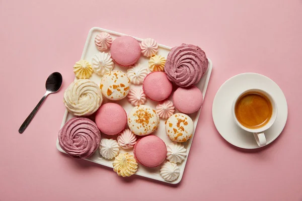 Top View Meringues Macaroons Square Dish Spoon Cup Tea Pink — Stock Photo, Image