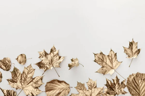 Top View Golden Leaves White Background Copy Space — Stock Photo, Image