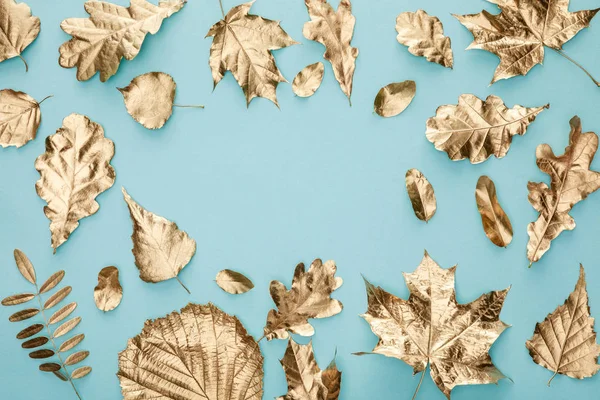 Top View Painted Autumnal Golden Leaves Blue Background — Stock Photo, Image