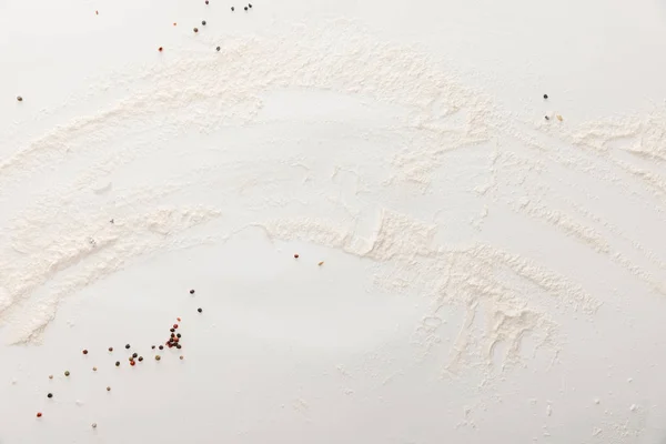 Top View White Surface Scattered Peppercorns Flour — Stock Photo, Image