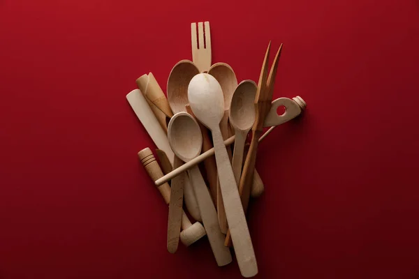 Top View Eco Friendly Wooden Spoons Fork Kitchenware Red Background — Stock Photo, Image