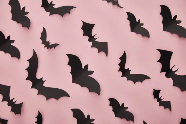 Top View Papír Denevérek Rózsaszín Háttér Halloween Dekoráció — Stock Fotó