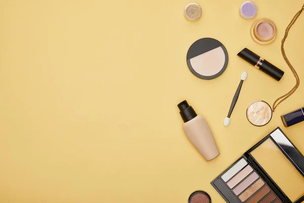 Top View Face Foundation Eye Shadow Isolated Yellow — Stock Photo, Image
