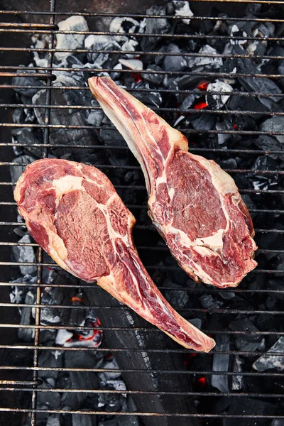 Top View Raw Meat Grilling Barbecue Grid — Stock Photo, Image