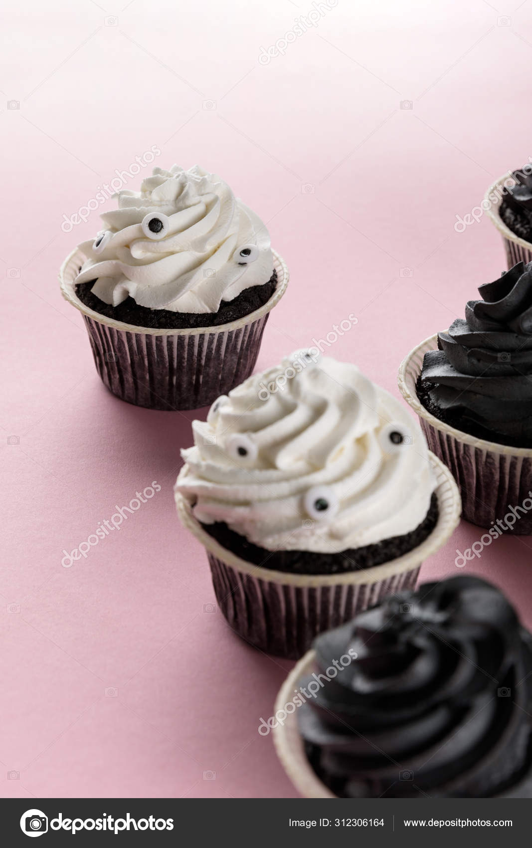 Cupcakes de Coco e Dicas Úteis | PDF | Chocolate | Alimentos, image size:1067x1700