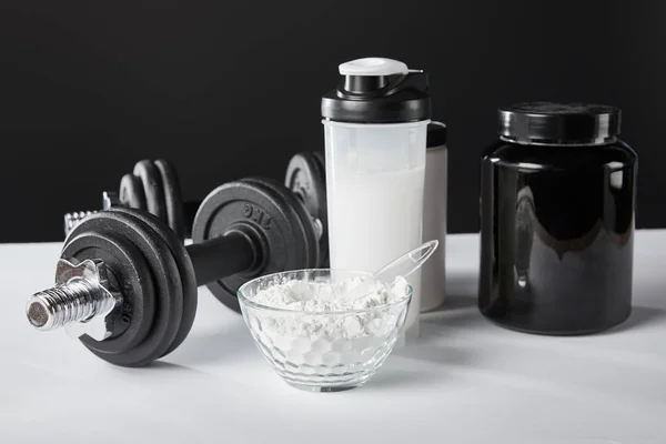 Selective Focus Bowl Dumbbells Sports Bottle Protein Shake Black — Stock Photo, Image