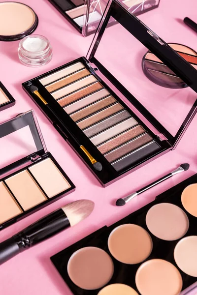 Eye Shadow Blush Palettes Cosmetic Brushes Face Powder Pink — Stock Photo, Image