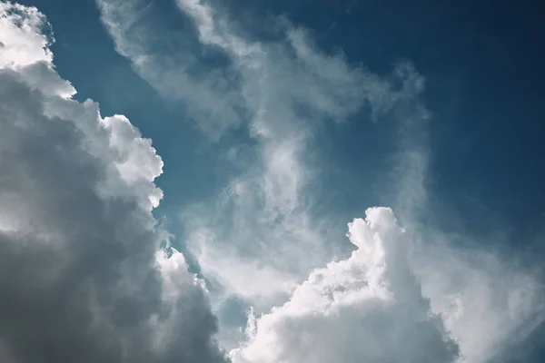 Full frame image of blue cloudy sky background — Stock Photo