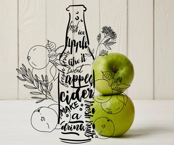 Manzanas verdes frescas sobre fondo de madera con ilustración de botella de sidra - foto de stock