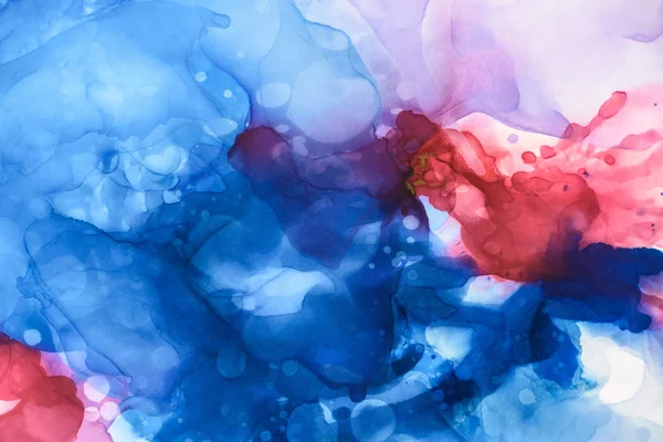 Éclaboussures bleu foncé, rouge et violet d'encres alcoolisées comme fond abstrait — Photo de stock