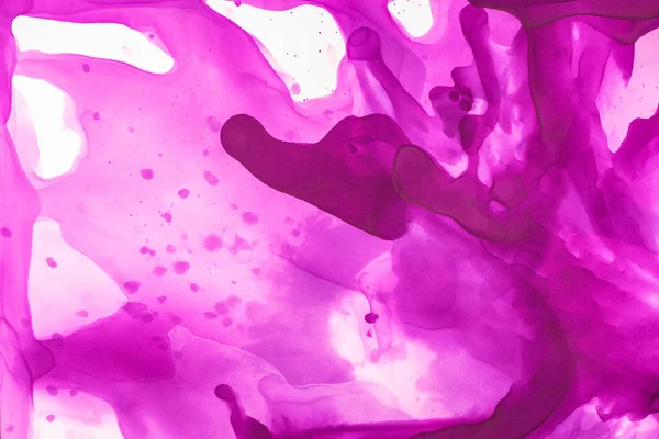 Salpicos violetas de tinta alcoólica como fundo abstrato — Fotografia de Stock