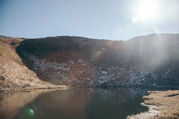 Beautiful Nesamovyte lake in Carpathian mountains, Ukraine — Stock Photo