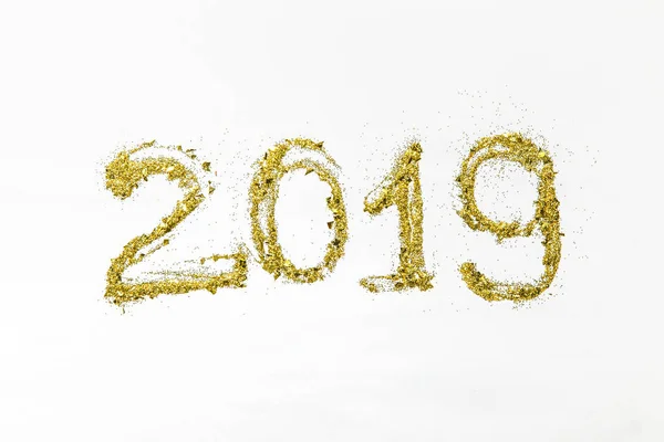 Dourado brilhante 2019 números no fundo branco — Fotografia de Stock