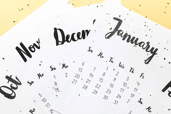 Primo piano delle carte con calendario 2019 sul beige — Foto stock