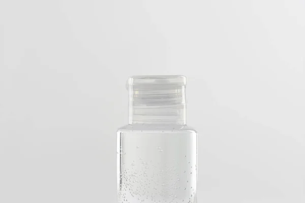 Botella cosmética con tónico sobre fondo blanco con espacio para copiar - foto de stock