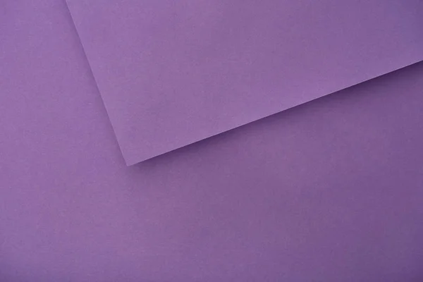 Vue de dessus des feuilles de papier violet avec espace de copie — Photo de stock