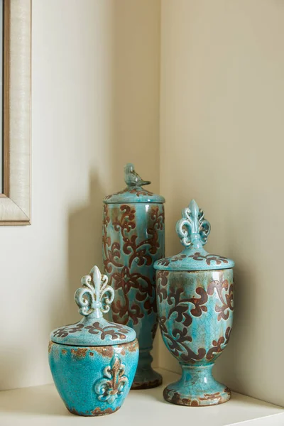 Ensemble vintage turquoise sur surface avec espace de copie — Photo de stock